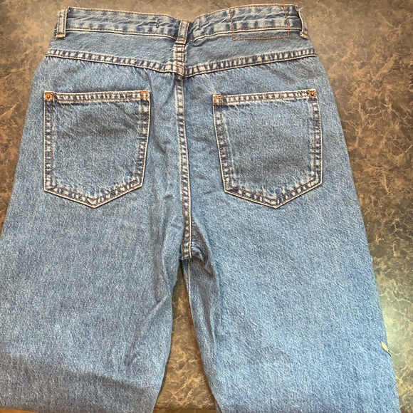 Super cute patched jeans - Picture 3 of 3